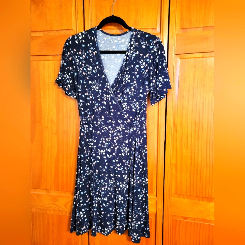 Casual sun dress, 41 Hawthirne, Size Medium, Navy
